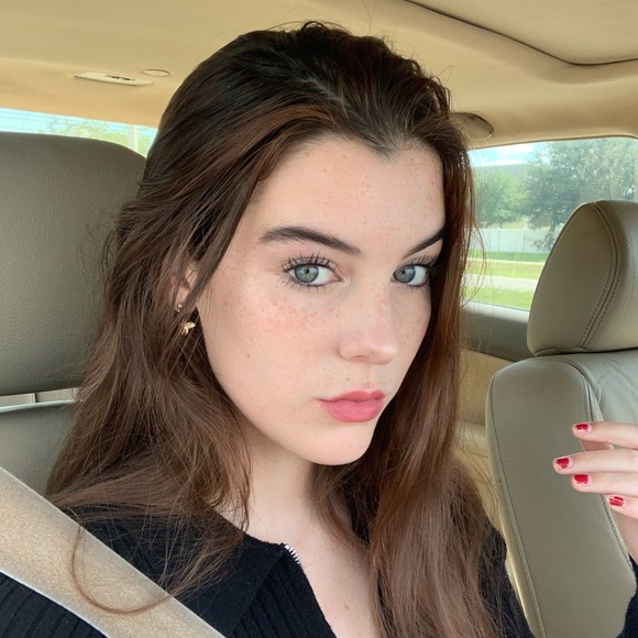 Meet your Posher, Liv - Picture 1 of 1